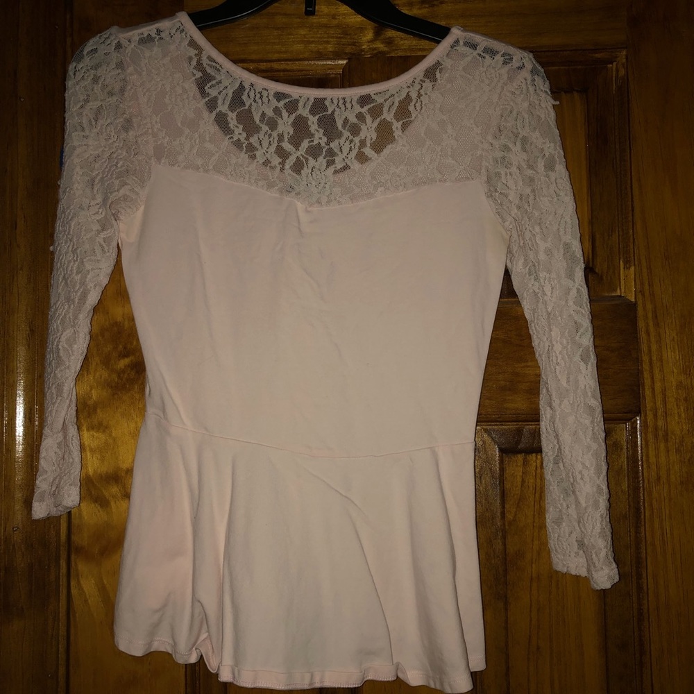 Lace half sleeved peplum shirt - Picture 2 of 6